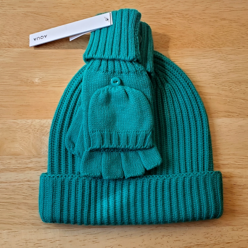 NWT Aqua Hat & Mitten Set